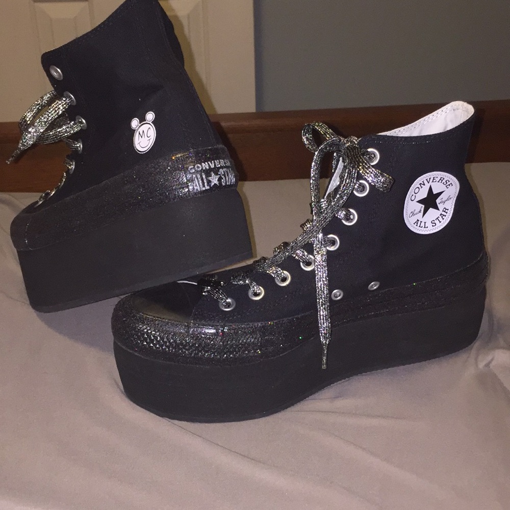 Platform black converse with glitter